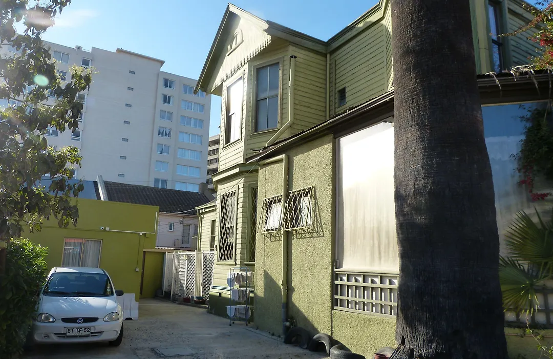 Hostal Residencia Blest Gana-1